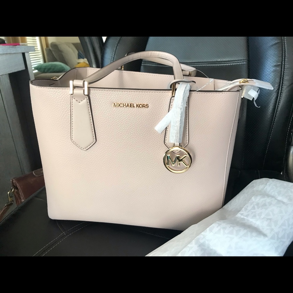 Michael Kors purse